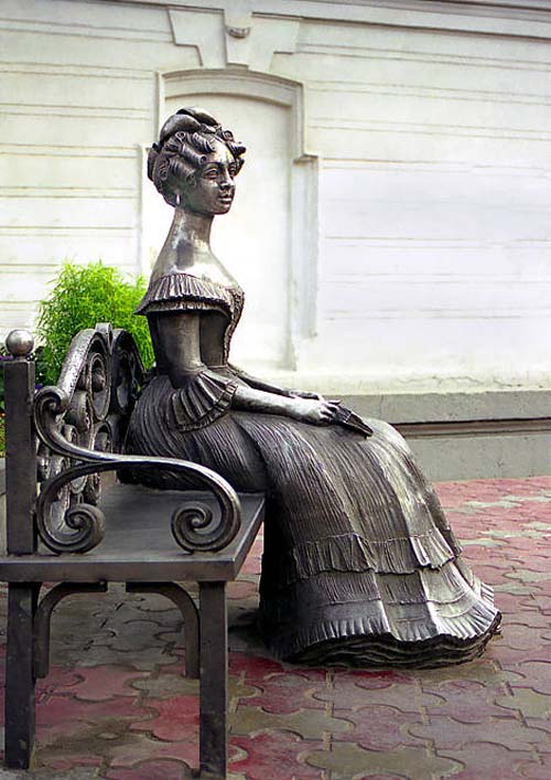 Статуя "Люба" установлена в центре Омска
